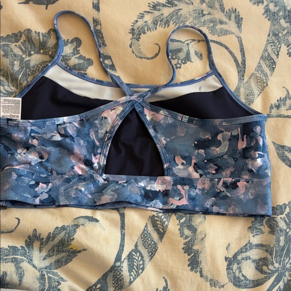 GAP Camo Print Sports Bra in Blue and Pink NWOT - Picture 4 of 4
